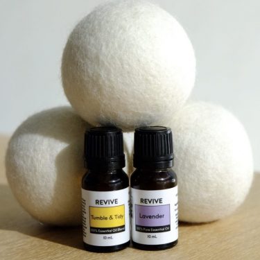 wool dryer ball and essential oil set