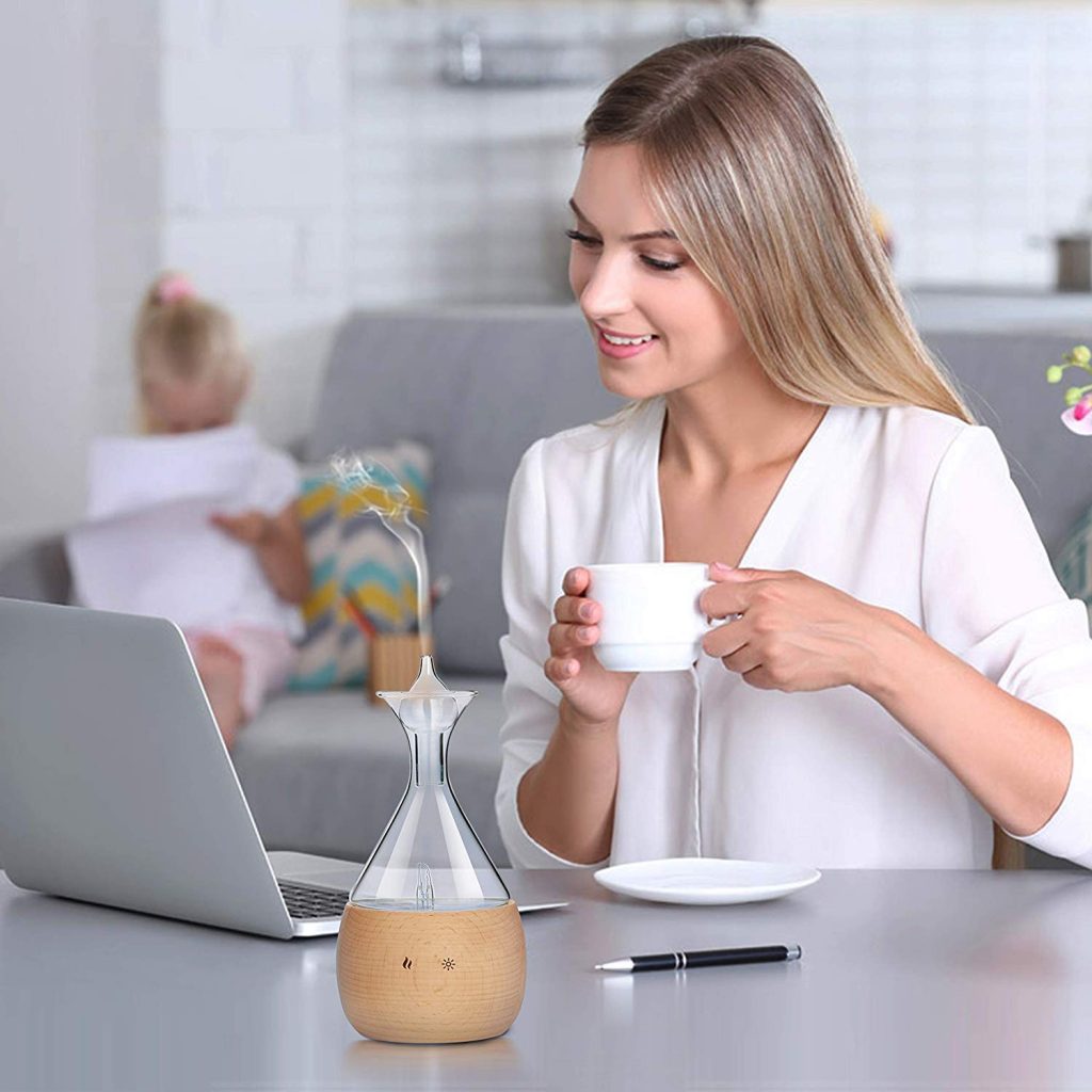 Nebulizing Essential Oil Diffuser in Office Setting