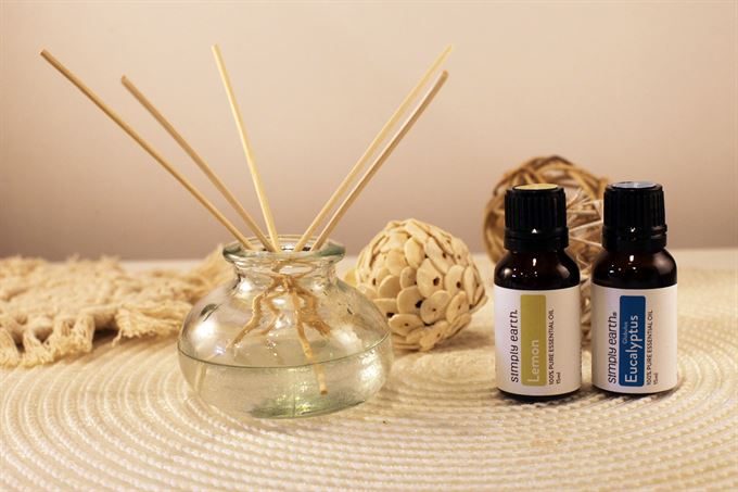 DIY reed passive diffuser with Simply Earth essential oils